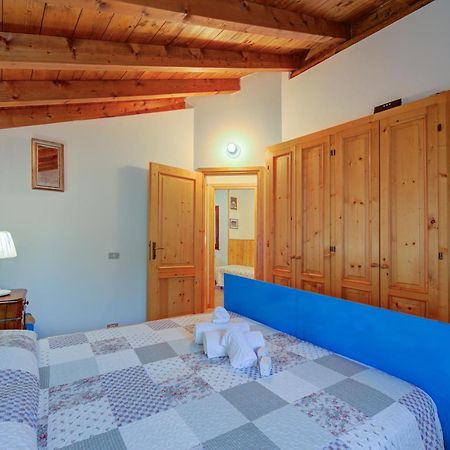 Villa Il Castagno Few Min From Beach - Happy Rentals Castelveccana Exteriér fotografie