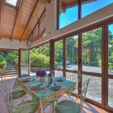 Villa Il Castagno Few Min From Beach - Happy Rentals Castelveccana Exteriér fotografie