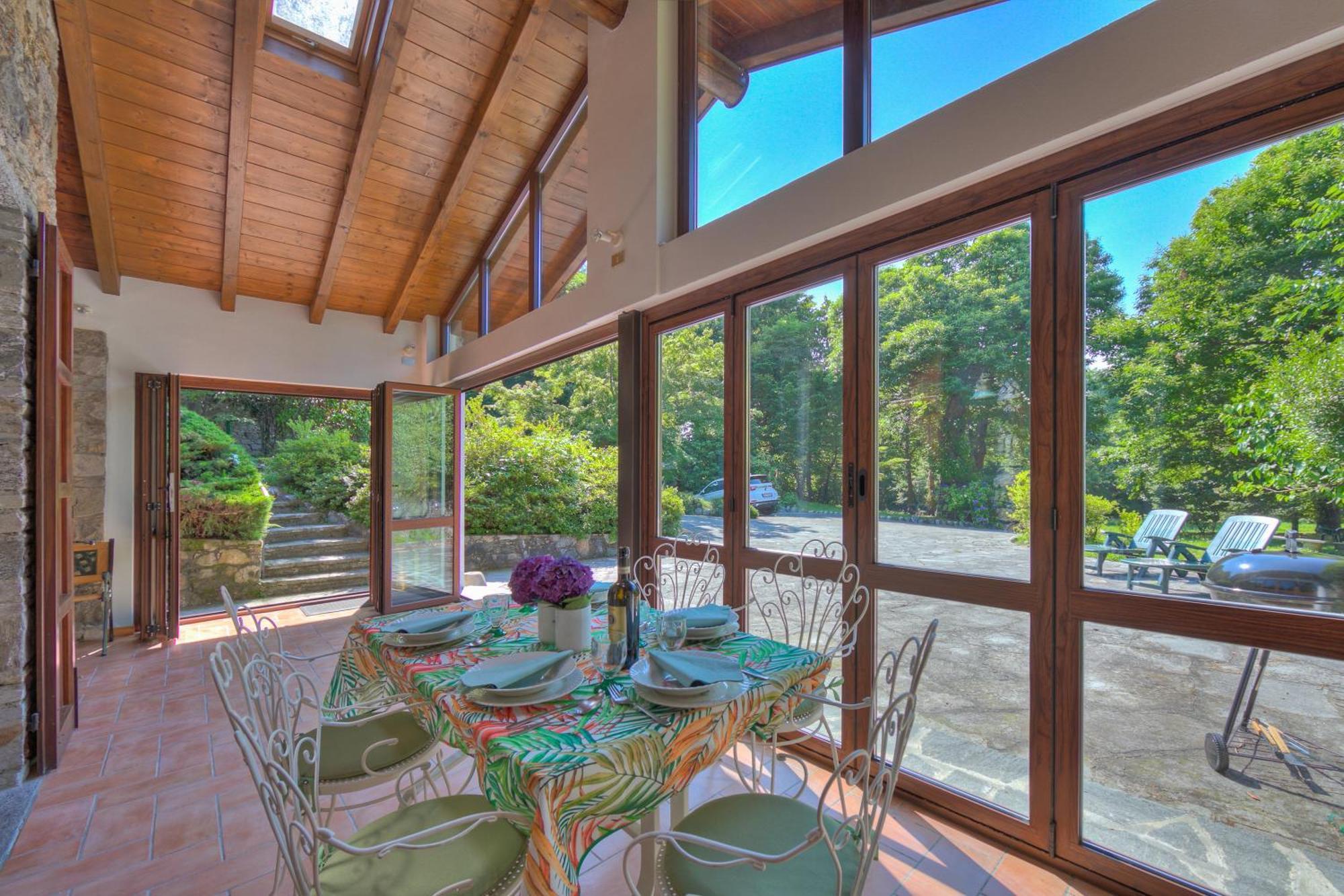 Villa Il Castagno Few Min From Beach - Happy Rentals Castelveccana Exteriér fotografie