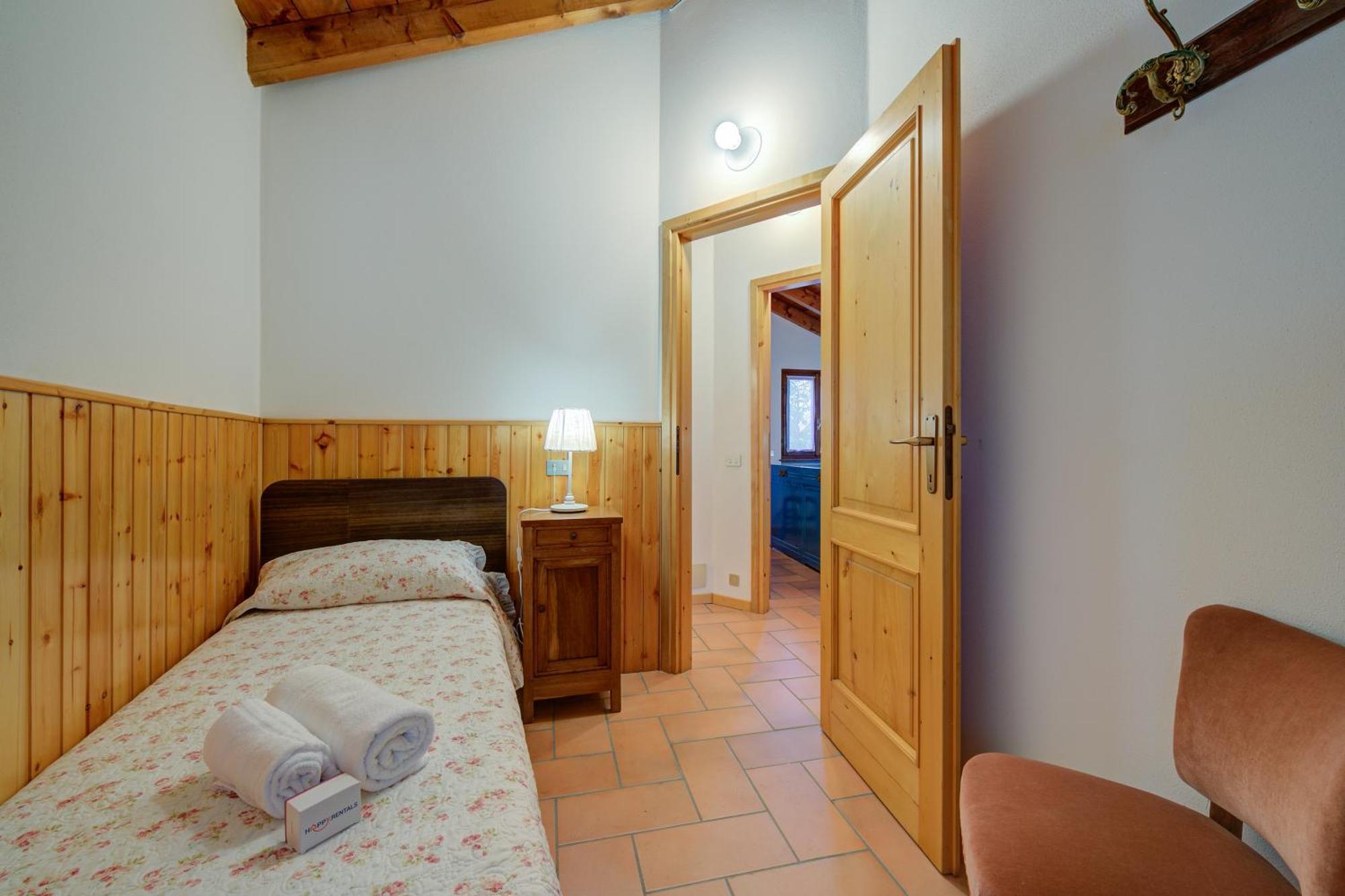Villa Il Castagno Few Min From Beach - Happy Rentals Castelveccana Exteriér fotografie