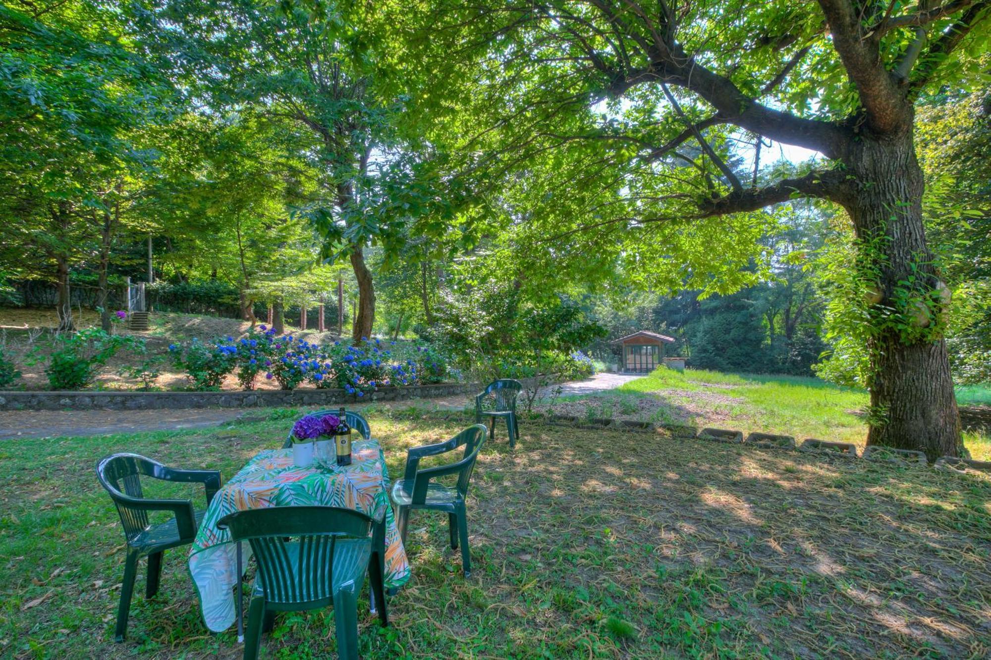 Villa Il Castagno Few Min From Beach - Happy Rentals Castelveccana Exteriér fotografie